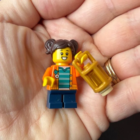 LEGO Minifigure with Orange Jacket and Yellow lantern - Picture 1 of 3